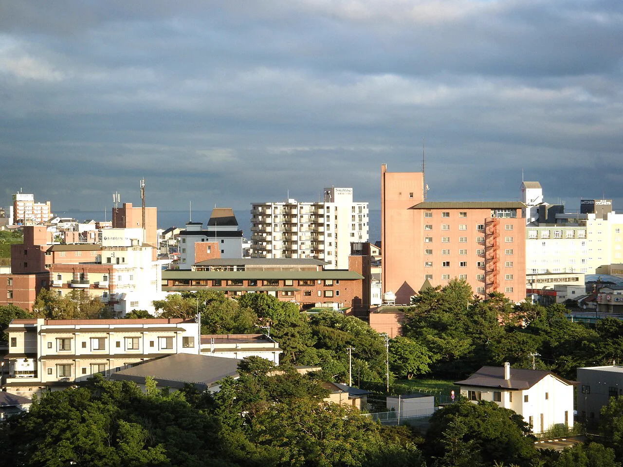 函館湯之川溫泉住哪一段?市電站、海岸與熱帶植物園側先按翌晨動線選