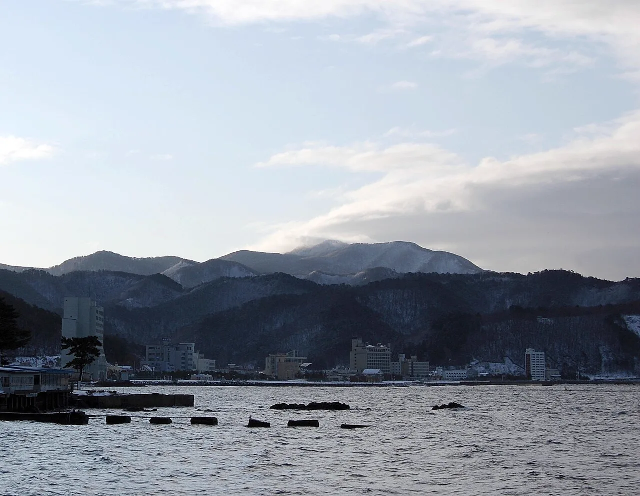 淺蟲溫泉海景旅館怎麼選?南部屋・海扇閣 vs 酒店秋田屋(ホテル秋田屋) 2026親子、私人包場湯與交通比較