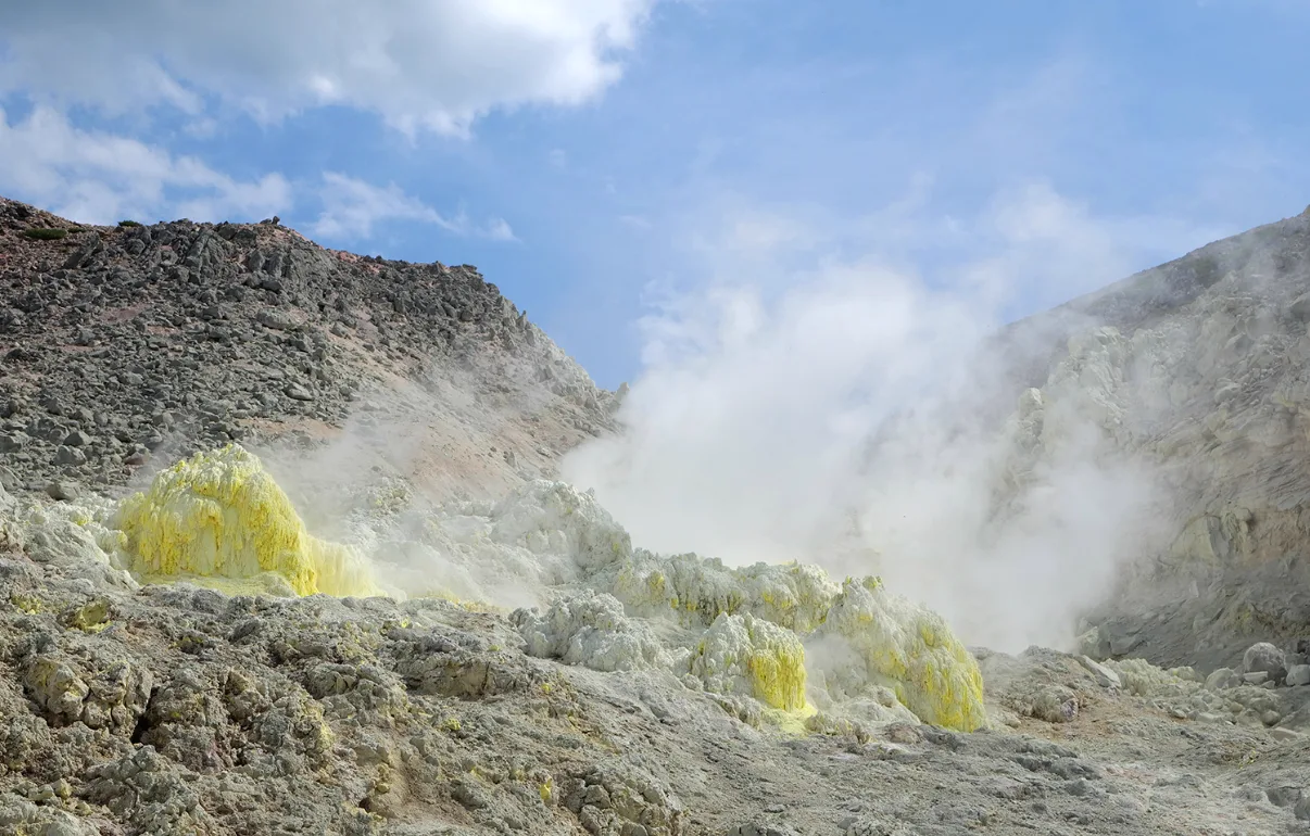 川湯溫泉硫黃山火山泉形成示意與地景