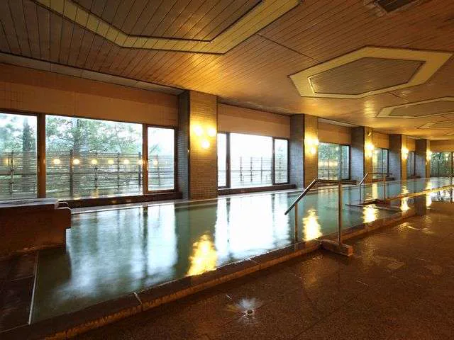 草津 Hotel Sakurai 值得住嗎?3條泉源、30米公共大浴場(大浴場,供多名住客共同使用)與露天浴池(露天浴池,設於戶外或半戶外的浴池)客房真相一次看懂