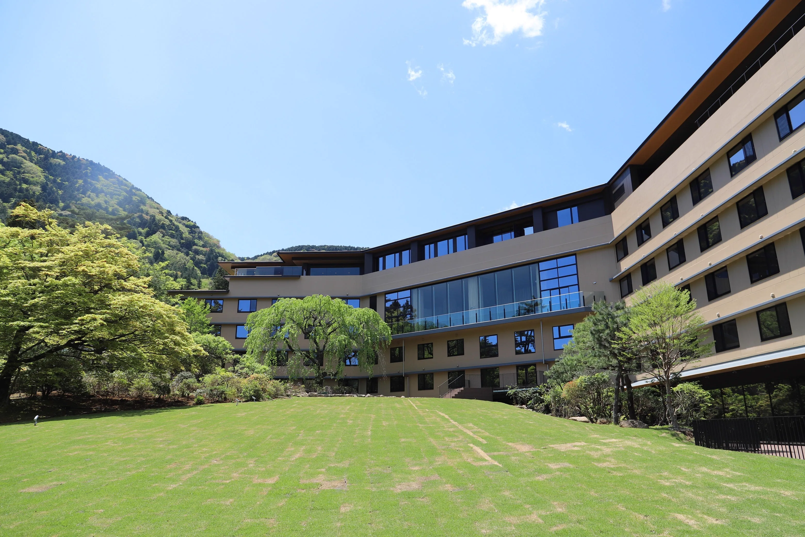 箱根小涌園酒店值得住嗎?Yunessun 無限次、¥2,500(約 HK$126/NT$508) 私人包場湯與親子房價取捨