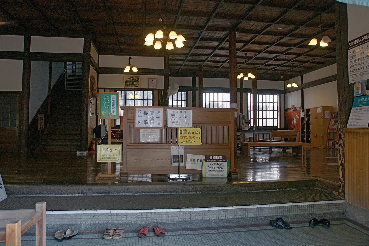 竹瓦溫泉入口內部