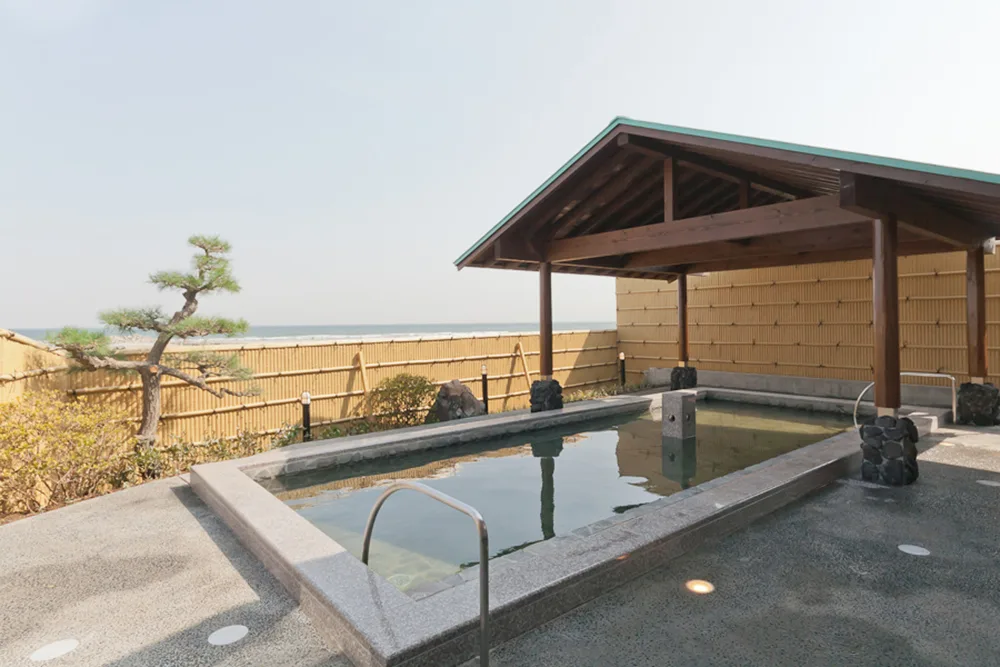 茨城縣大洗町|日歸天然溫泉「茨城・大洗溫泉設施(潮騒の湯)」|露天浴池・展望(レストラン)