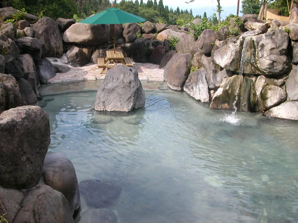 赤倉溫泉野天浴池瀑布之湯(滝の湯)(冬期は閉鎖) | 赤倉溫泉観光協會