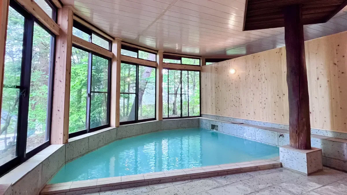 亀之井酒店 草津度假村值得住嗎?2025全館翻新、萬代礦掛流與三館湯巡怎麼選