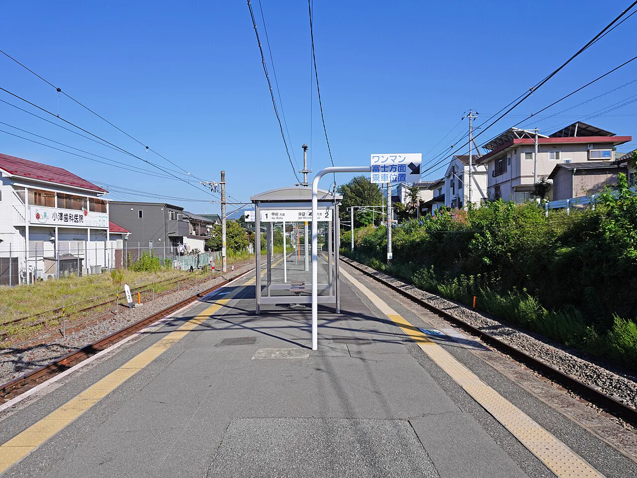 JR身延線甲斐上野站月台,現時前往(みたまの)湯不再有舊巡回巴士