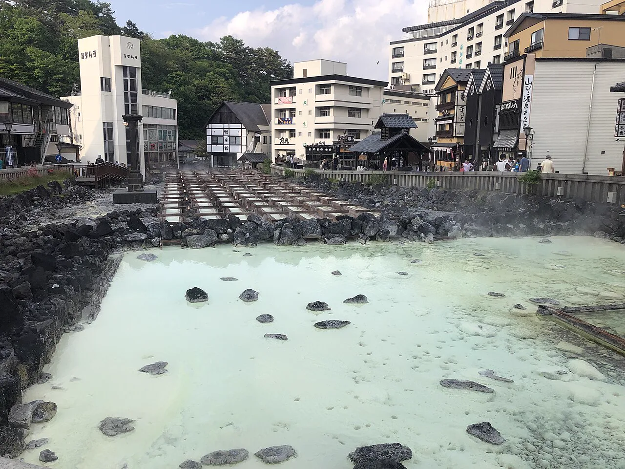 草津溫泉永田屋值得住嗎？3間免費私人包場掛流、房內天然泉與樓梯限制