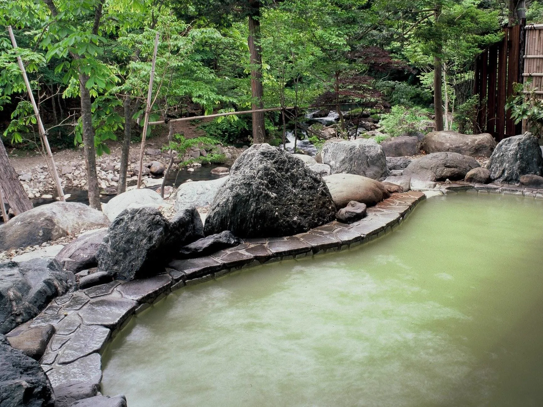 湯守田中屋 野天浴池 日歸第二張旅館實景
