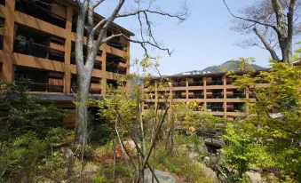箱根客房露天浴池(露天浴池,設於戶外或半戶外的浴池)一定是天然溫泉嗎?天悠、雪月花、花織與湯之棲怎麼看