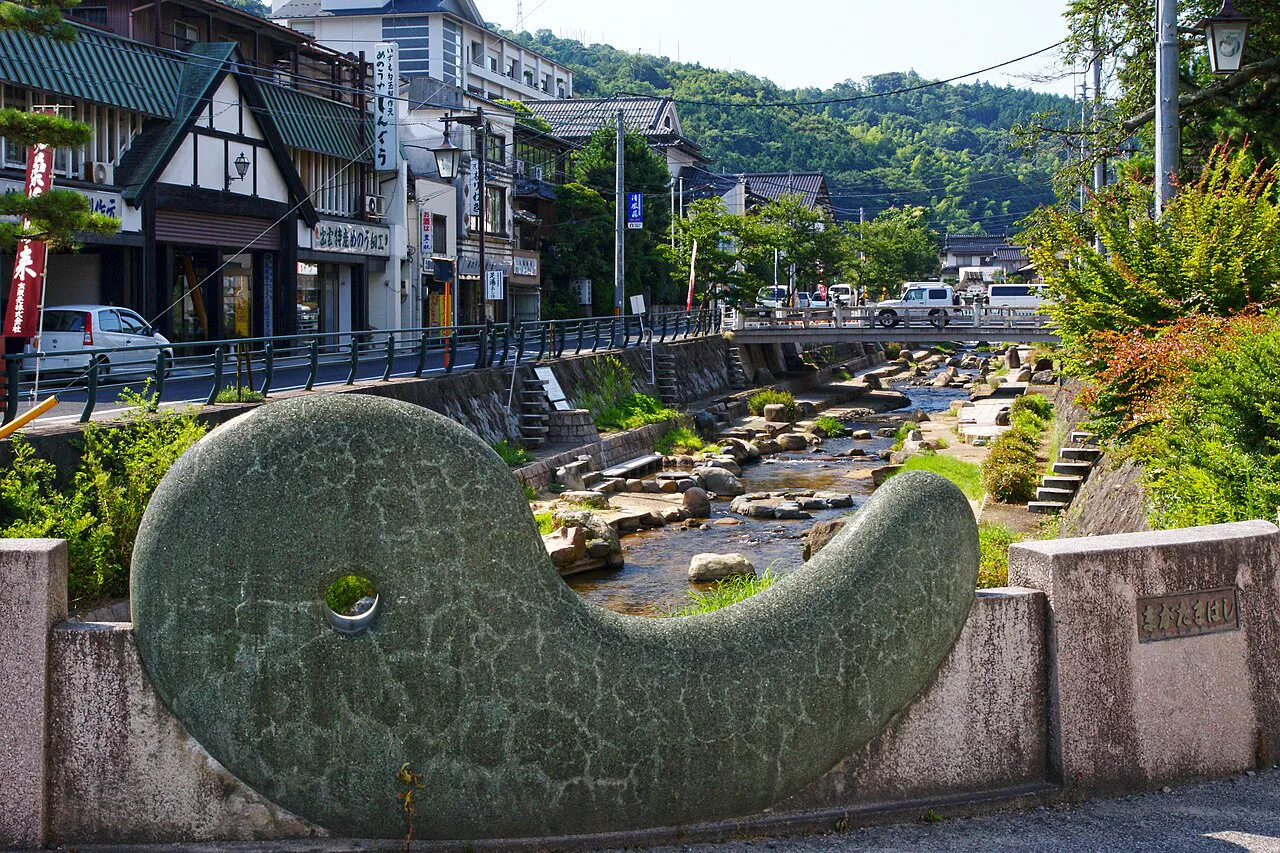 玉造溫泉泉質怎麼看?泉源溫度、掛流、循環與「同一溫泉地不等於同一池水」