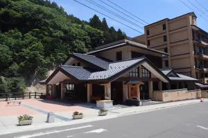 土湯溫泉日歸攻略:中之湯、御(とめ)湯(り)、YUMORI、山水荘怎麼選?