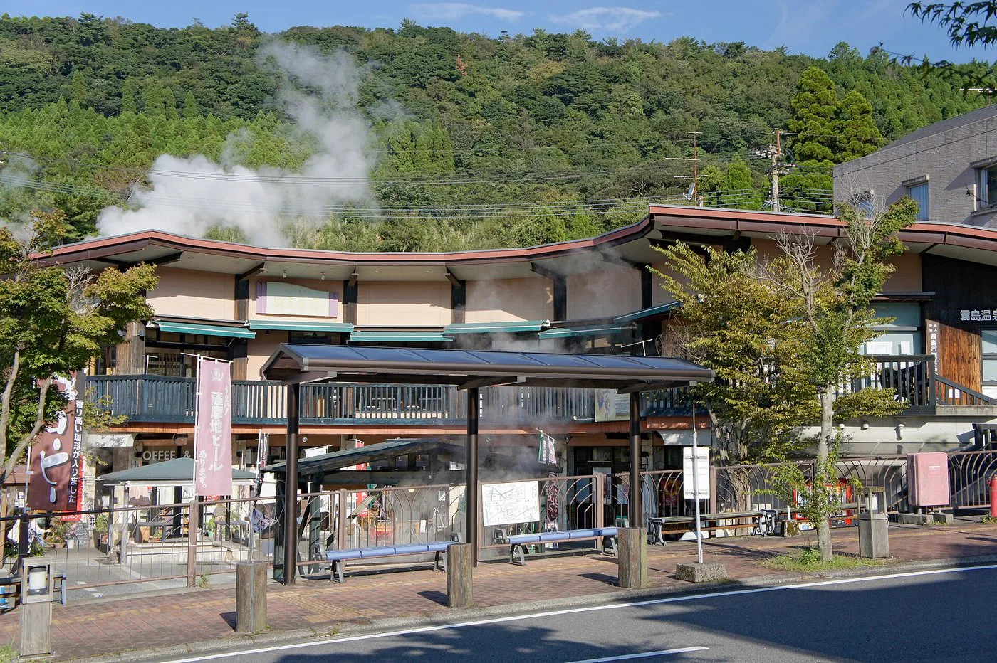岡山湯原溫泉湯本溫泉館值得去嗎？2026成人¥800（約 HK$40／NT$163）、家族湯、pH9.3、桑拿與無車交通攻略