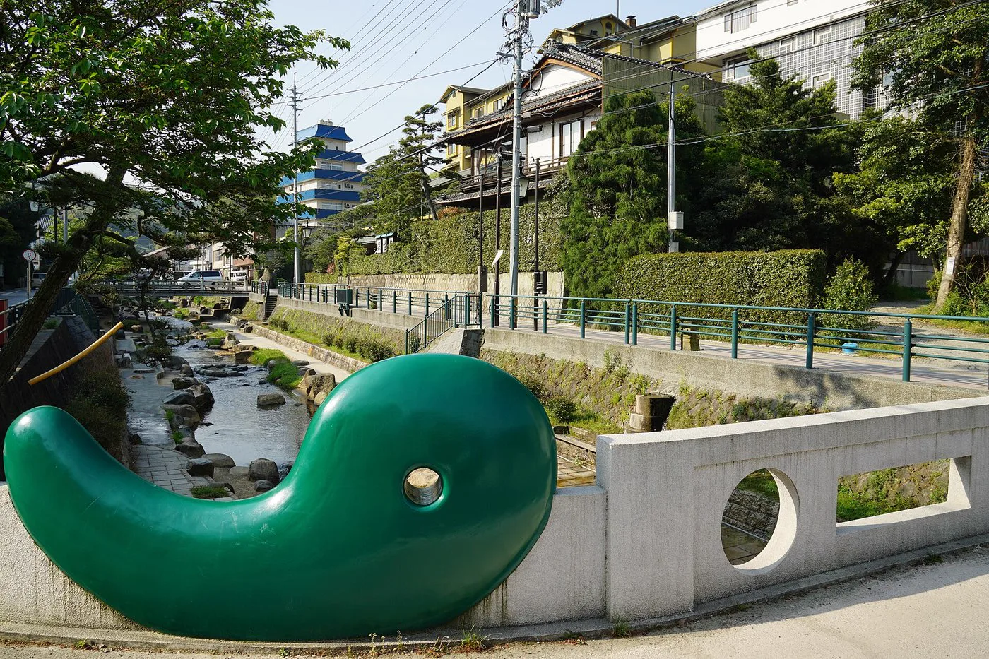 熱海住哪一區？熱海站、銀座・Sun Beach、海港南側與山坡旅館先看行李和夜晚動線