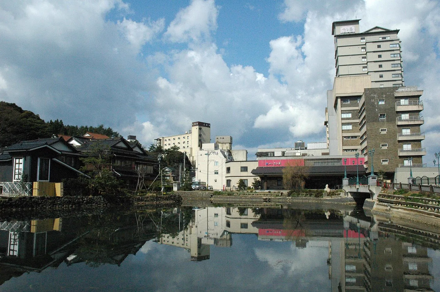 箱根情侶溫泉旅館怎麼選？房內私人天然泉、免費私人包場與水著共浴一次分清