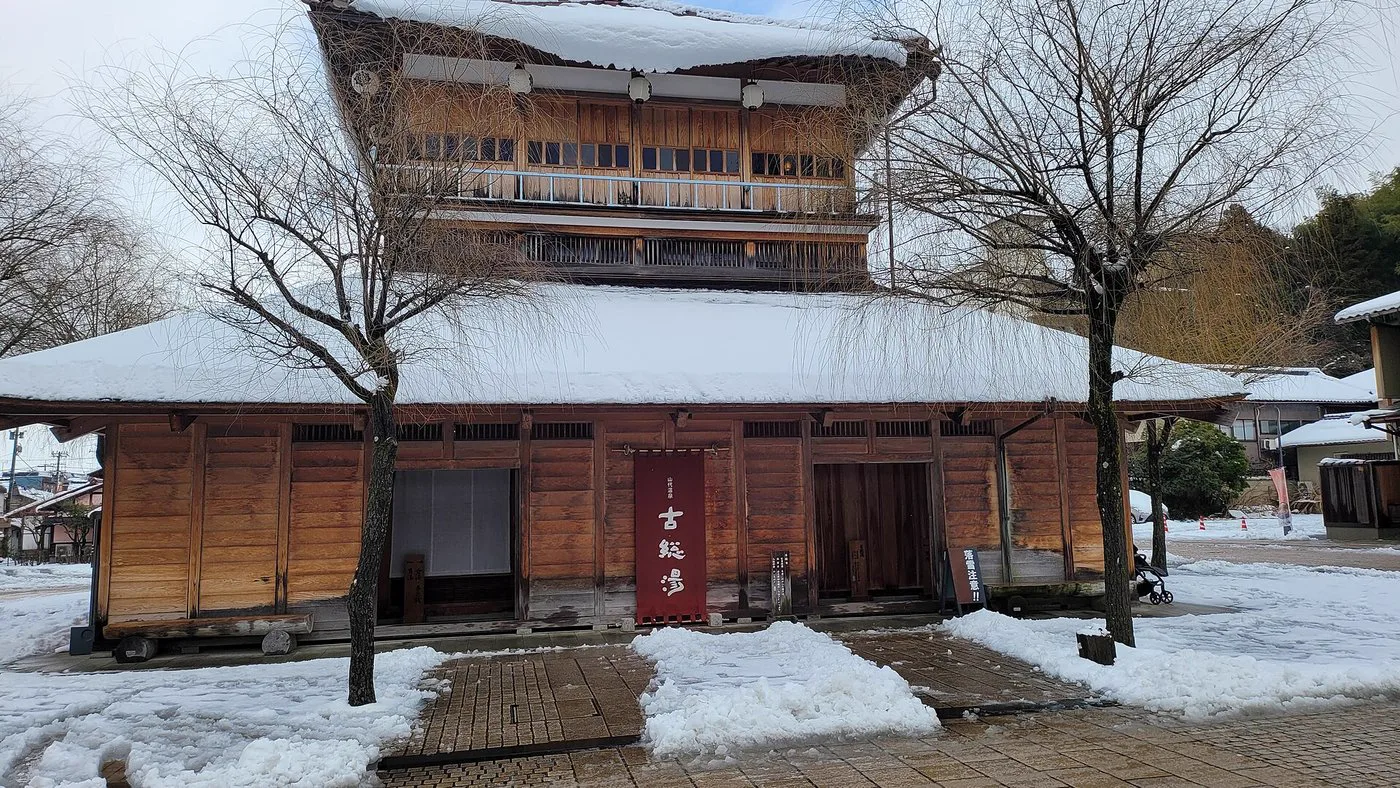 和倉溫泉日歸還是住一晚？2026真正差別是復興中的旅館供應與能登第二日動線