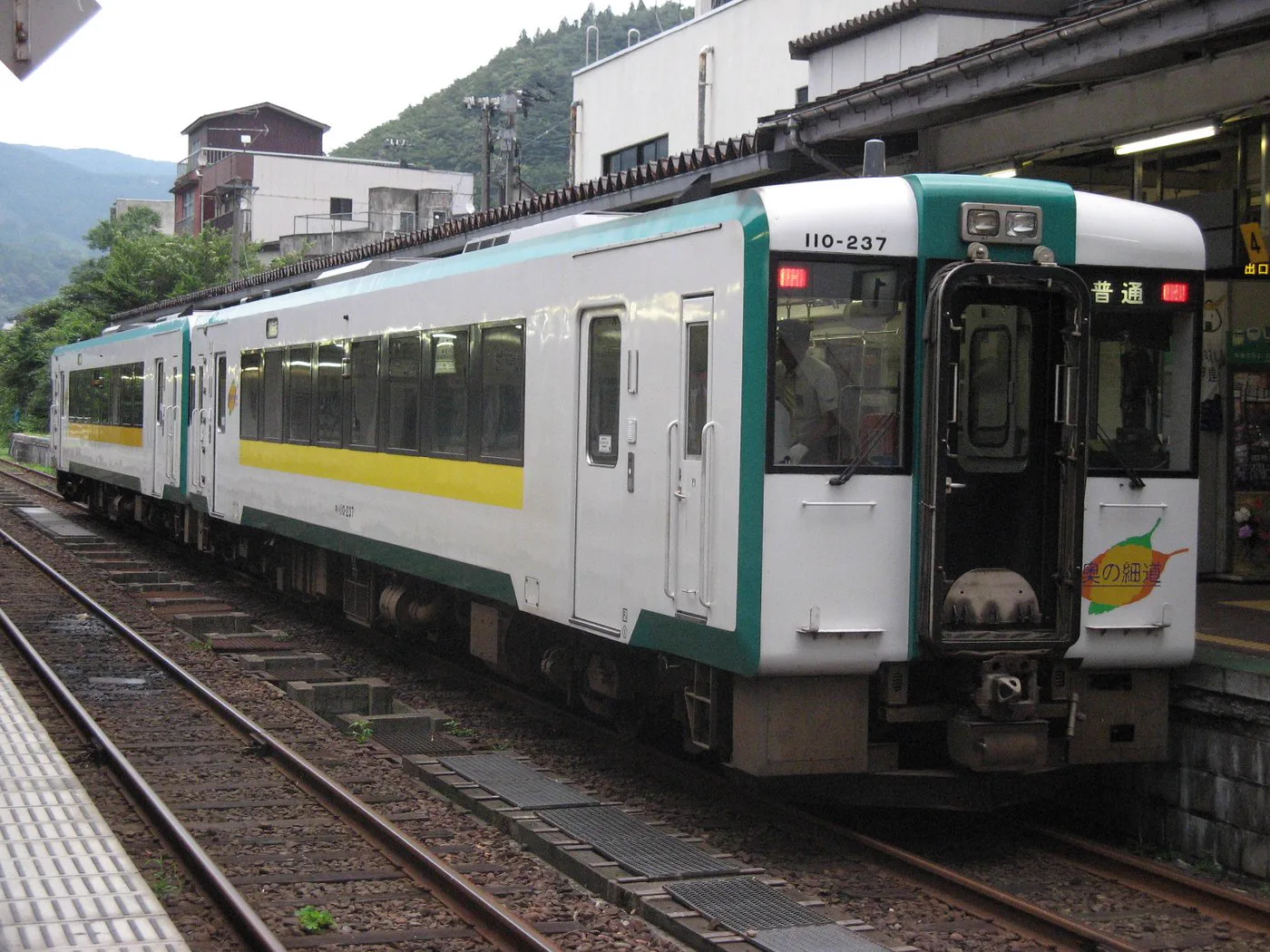 箱根湯本溫泉酒店怎麼選？車站 3 分鐘、房內天然泉與泉源掛流 3 間比較